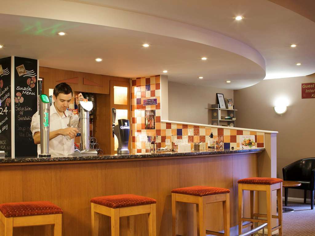 Hotel Ibis Cardiff Gate - International Business Park Restaurace fotografie